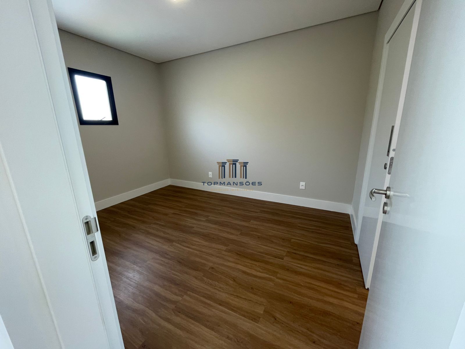 Casa Nova Alto Padrão em Condominio na Pampulha com 4 suites, Gourmet ePiscina