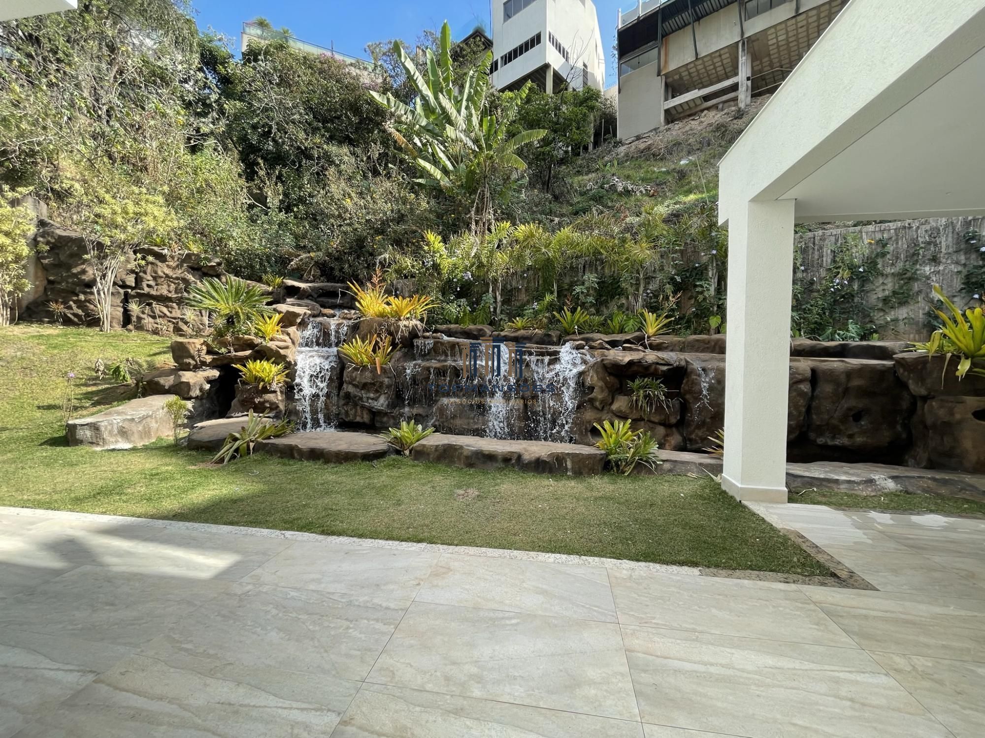 Casa com cinco quartos Vila Castela, Nova Lima, MG