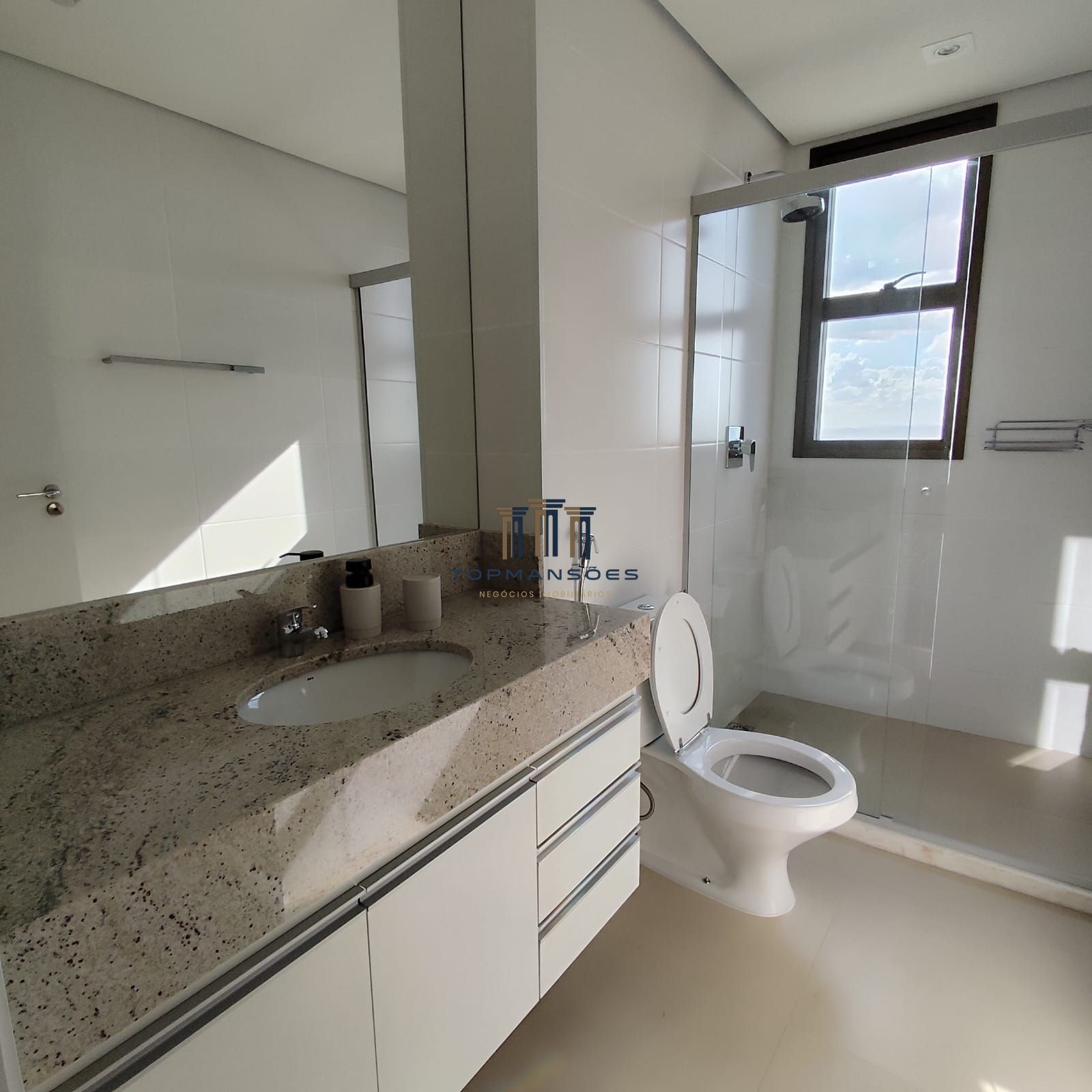 Apartamento mobiliado a venda, 75 m2, R$1.690.000,00 no esto
