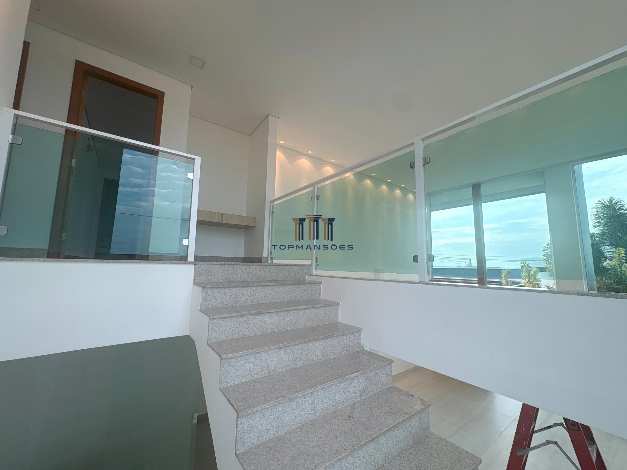 Casa com 4 suítes vista definitiva em Condominio fechado em Vespasiano