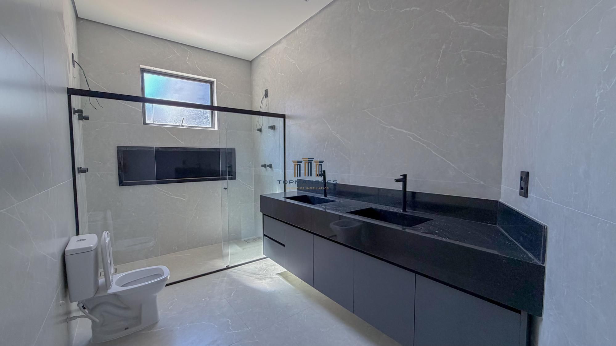 Casa térrea nova com piscina e 4 suites em Condominio em Vespasiano