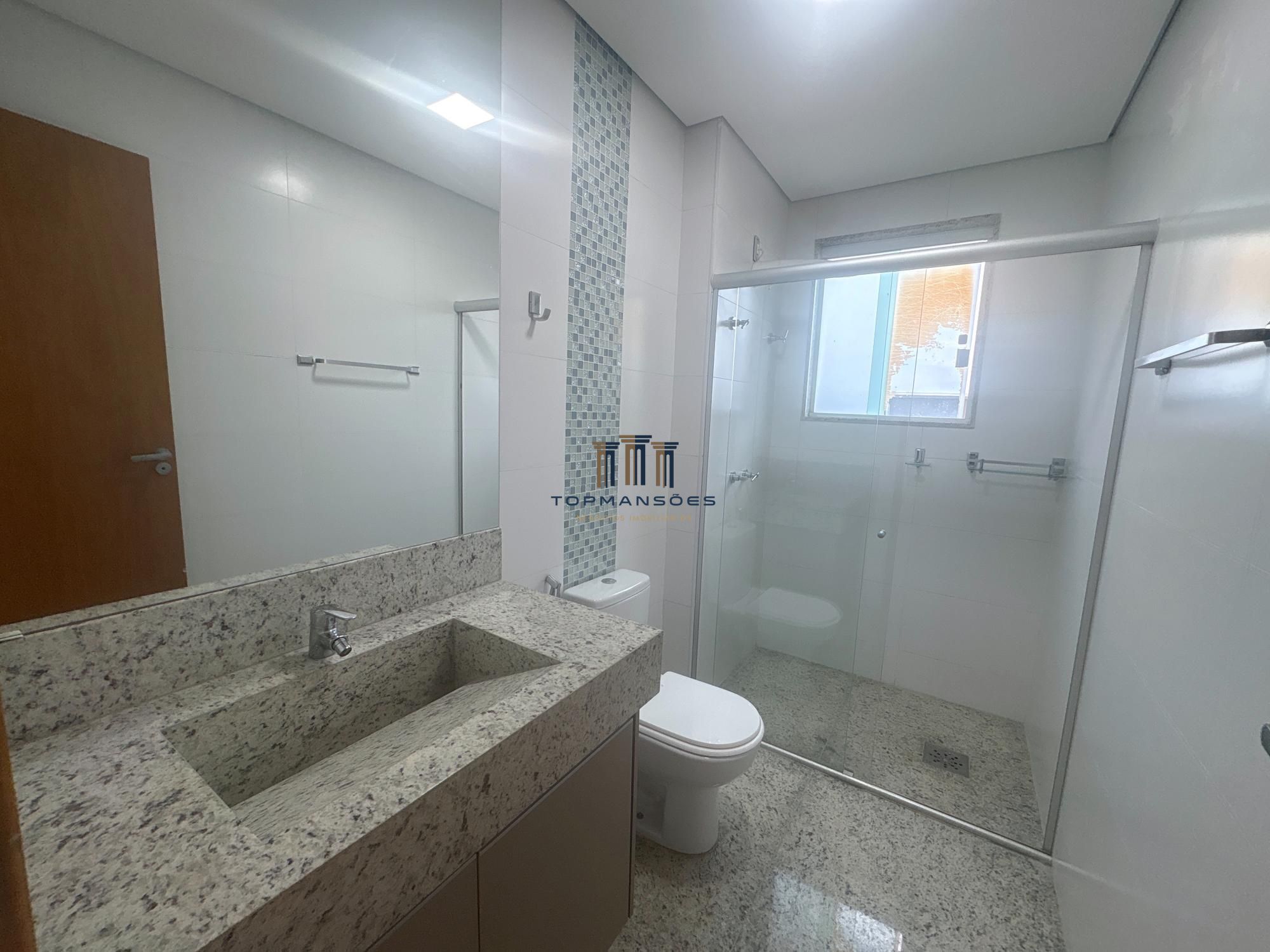 Casa com 4 suítes vista definitiva em Condominio fechado em Vespasiano