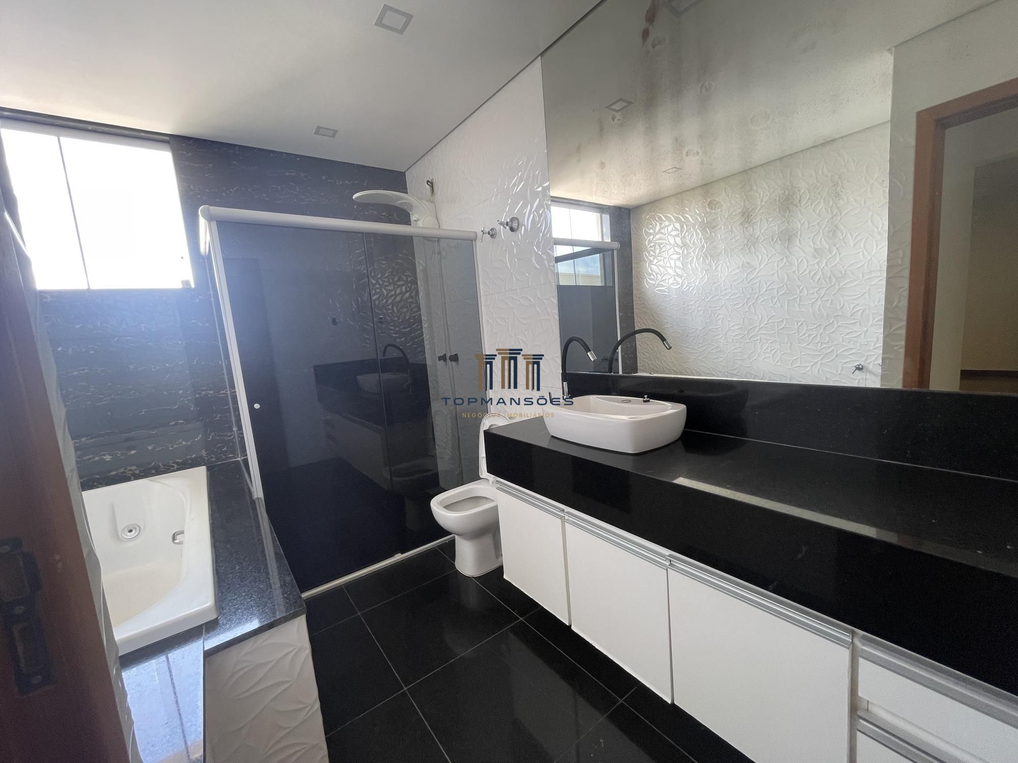 Linda casa com 3 suítes em Condomínio- Vespasiano.