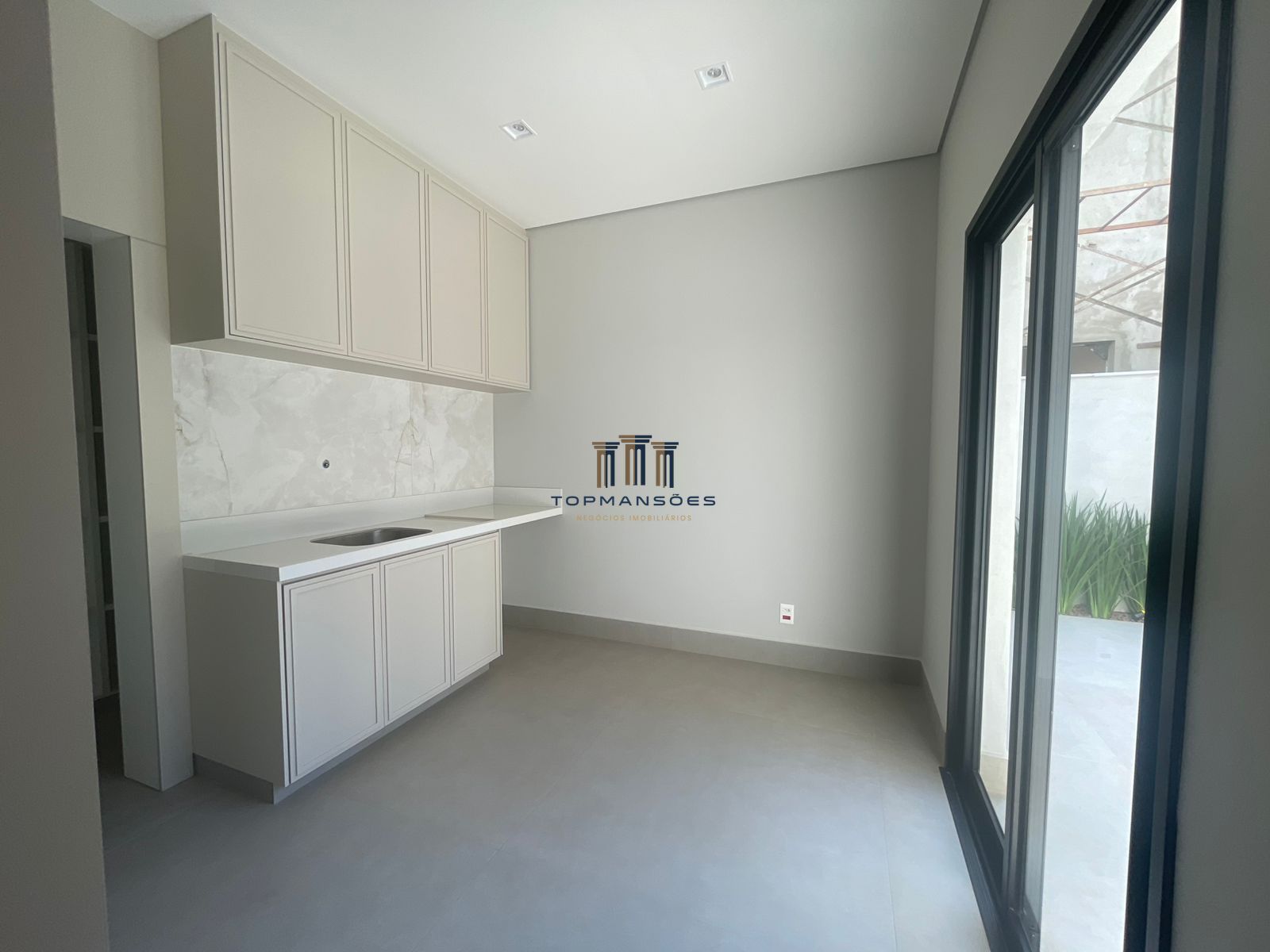 Casa de alto padrão 4 quartos com piscina e gourmet 583m3/ a