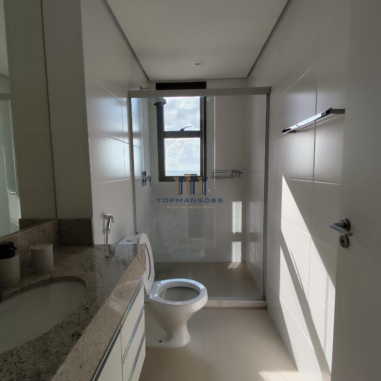 Apartamento mobiliado a venda, 75 m2, R$1.690.000,00 no esto