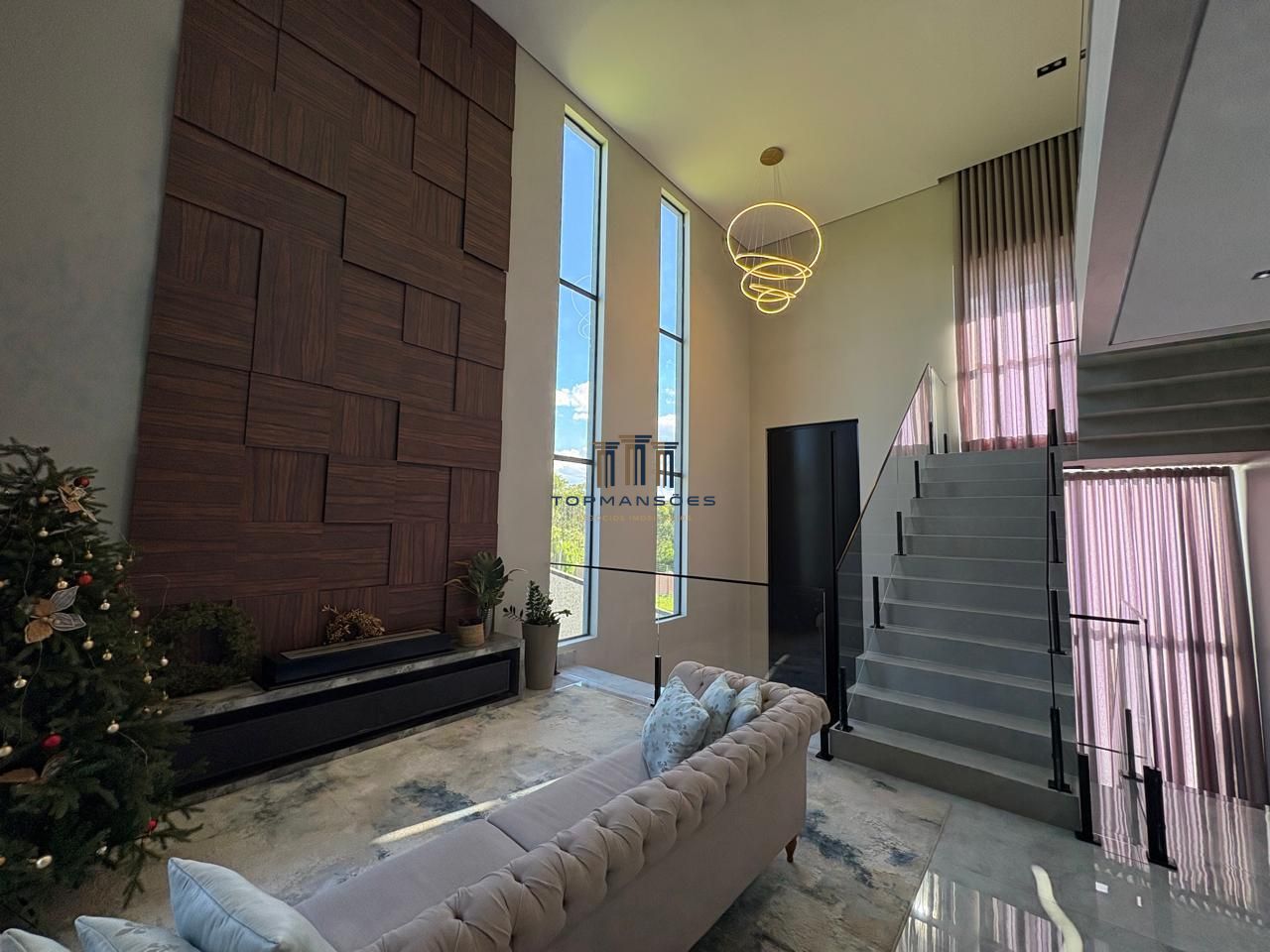 Casa de alto padrão, moderna com piscina aquecida, 4 quartos, em Alphaville/MG
