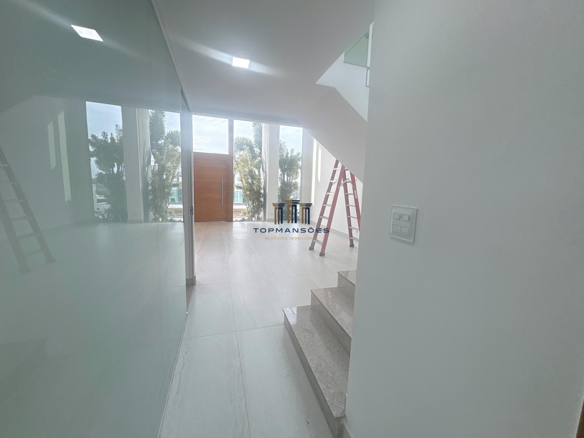 Casa com 4 suítes vista definitiva em Condominio fechado em Vespasiano