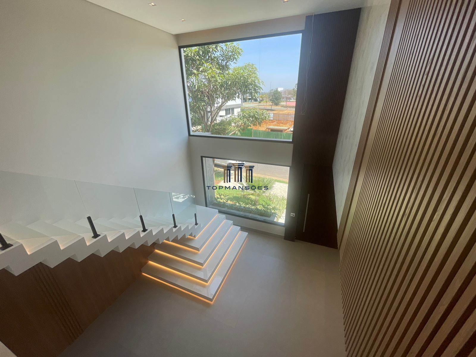 Casa de Alto Padrão 4 quartos com piscina e gourmet 583m3/ Alphaville Vespasiano