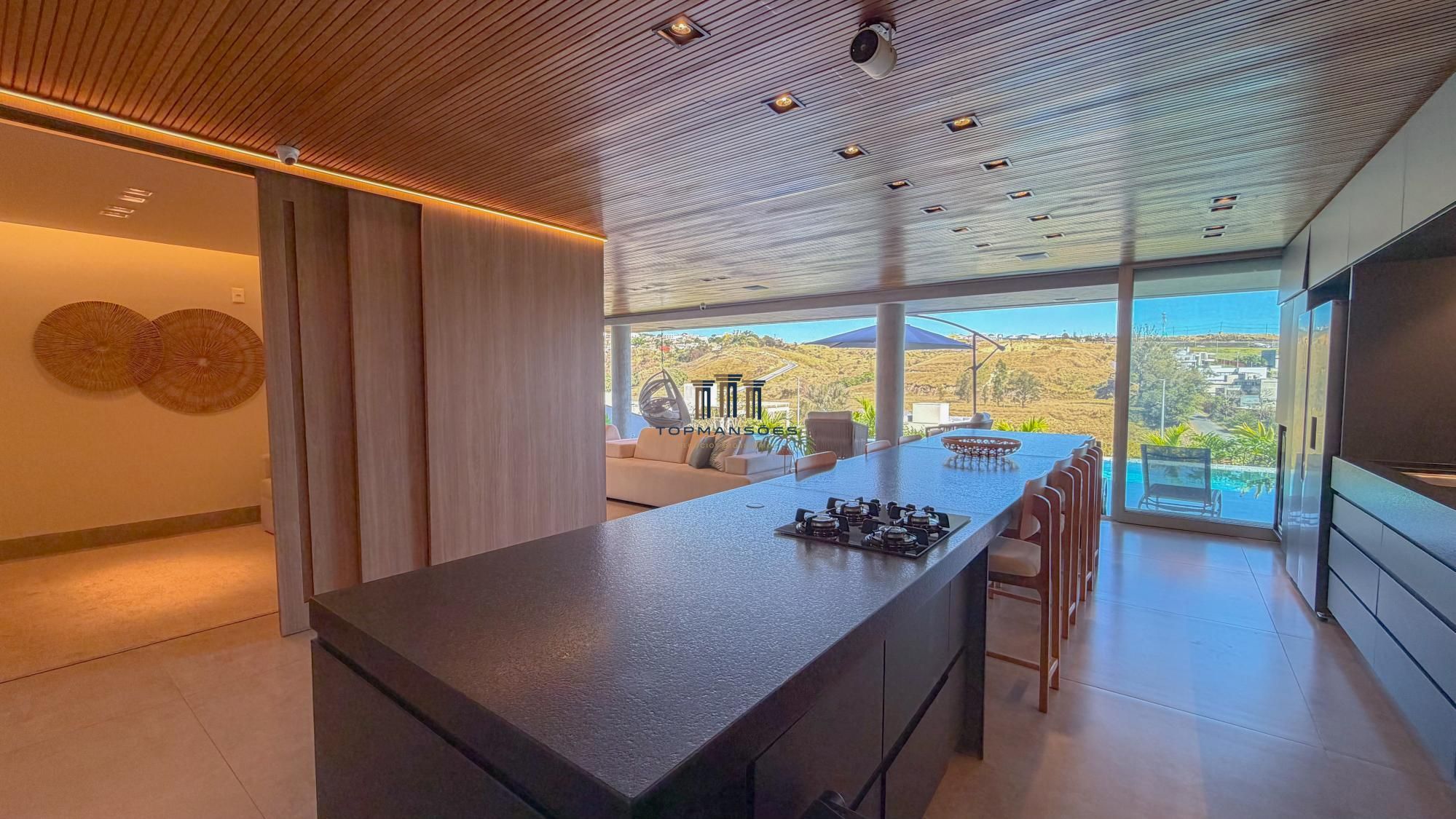 Casa Alto Padrão mobiliada com 4 Suítes, Piscina e Vista em Alphaville Vespasian