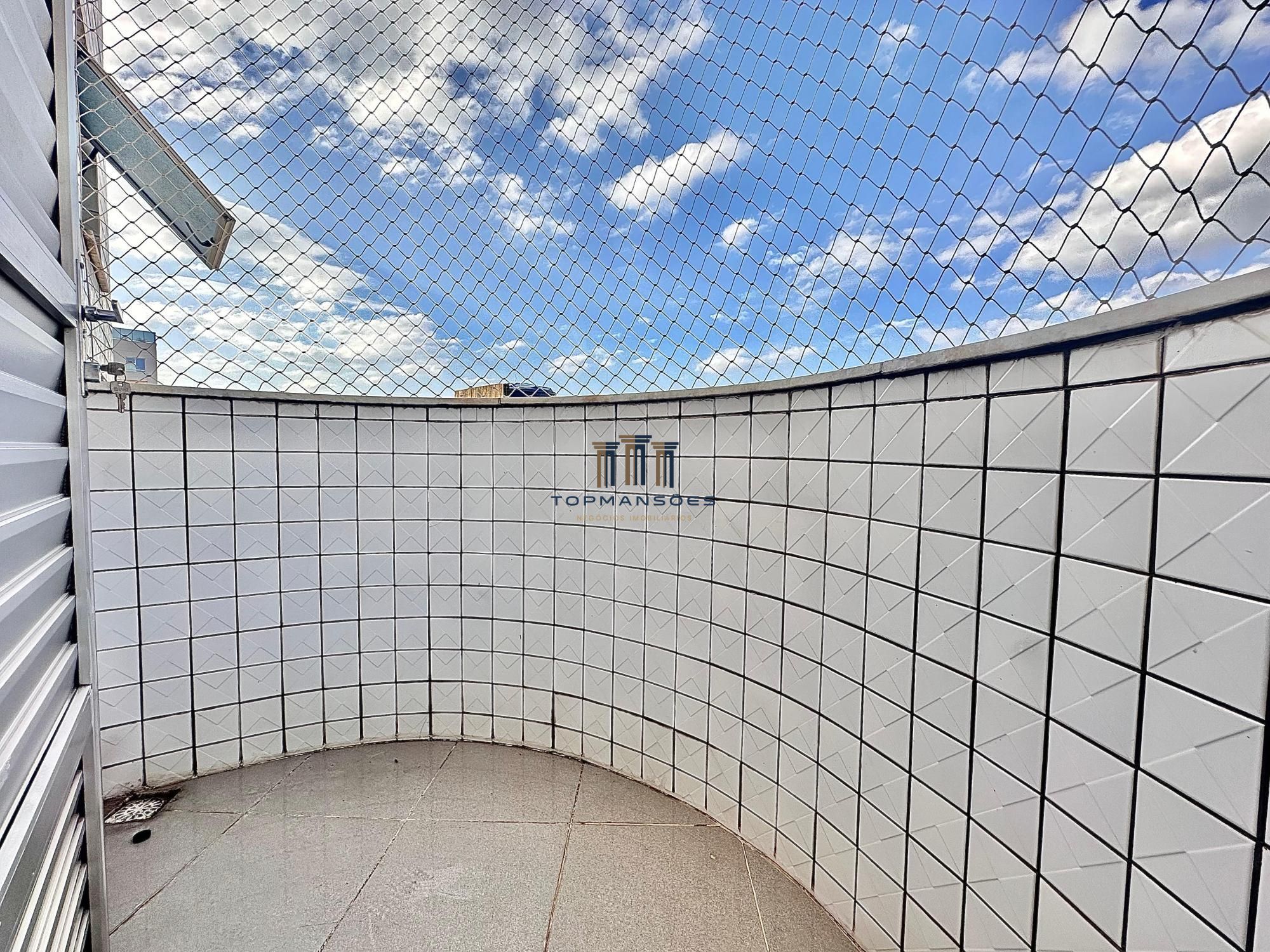 Cobertura à venda com 200m², com piscina por R$ 1.300.000,00