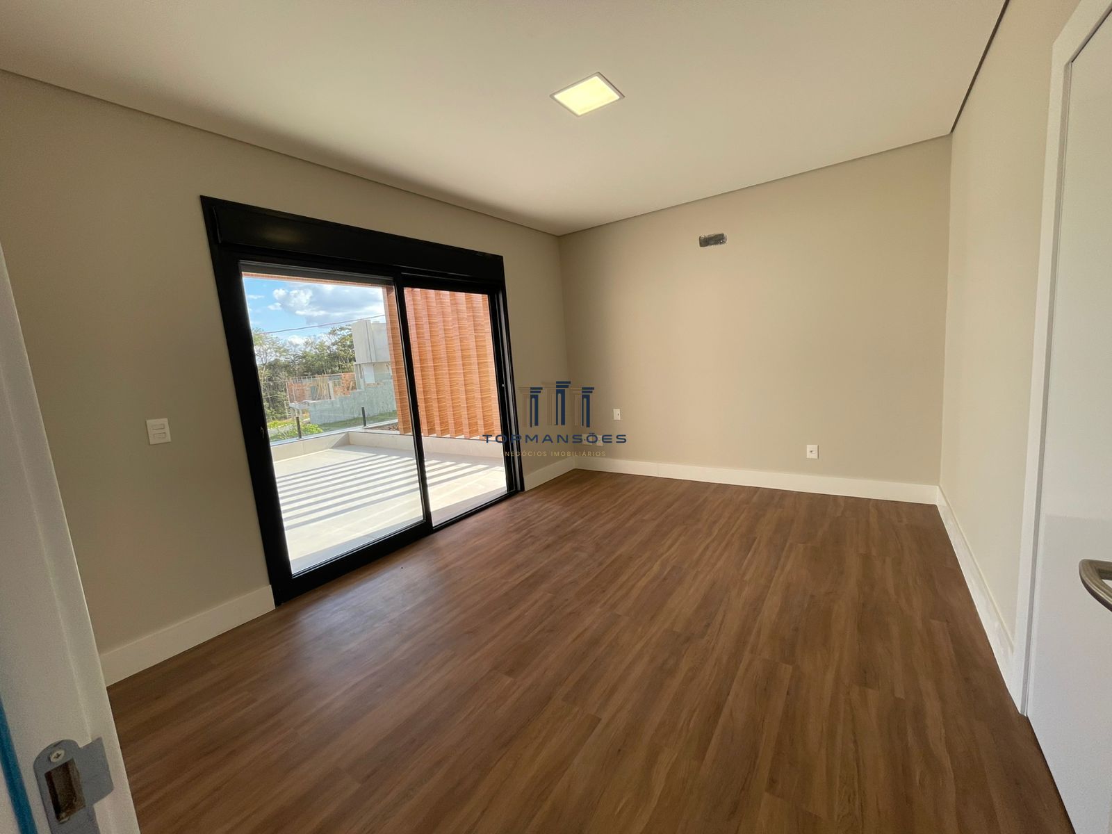 Casa Nova Alto Padrão em Condominio na Pampulha com 4 suites, Gourmet ePiscina
