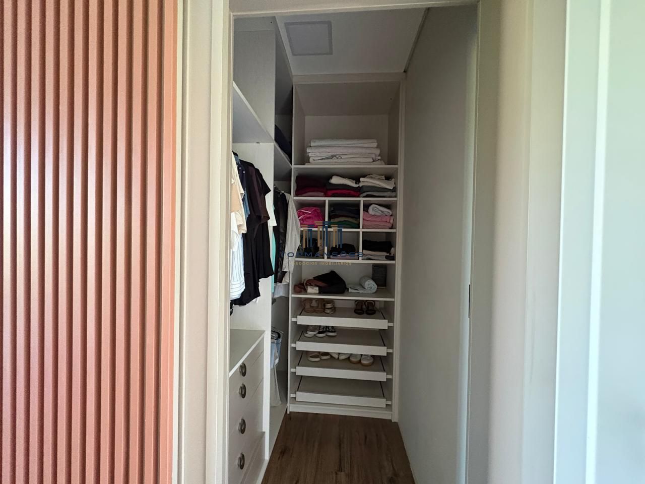 Casa em condomínio com 4 Dormitórios à venda, 379 m² por R$ 3.690.000,00 Casa em condomínio com 4 Dormitórios à venda, 379 m² por R$ 3.690.000,00