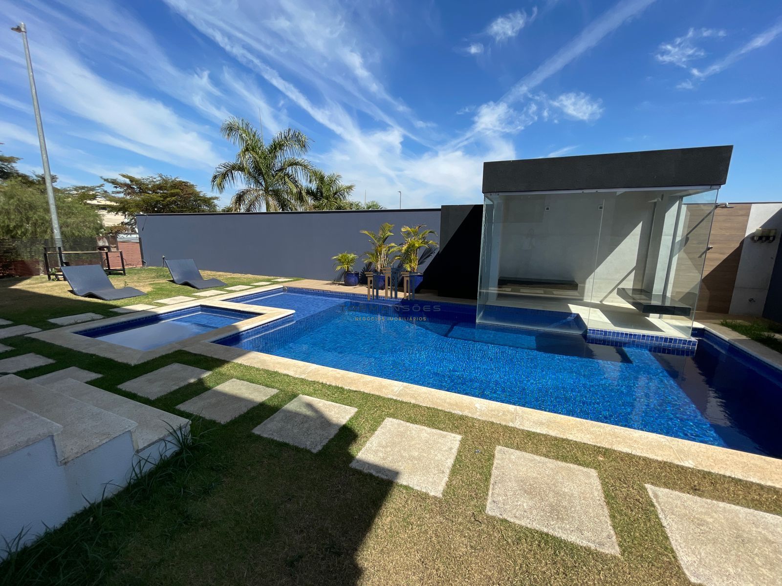 Casa Luxo, moderna, mobiliada com piscina, Alphaville, Vespasiano, MG