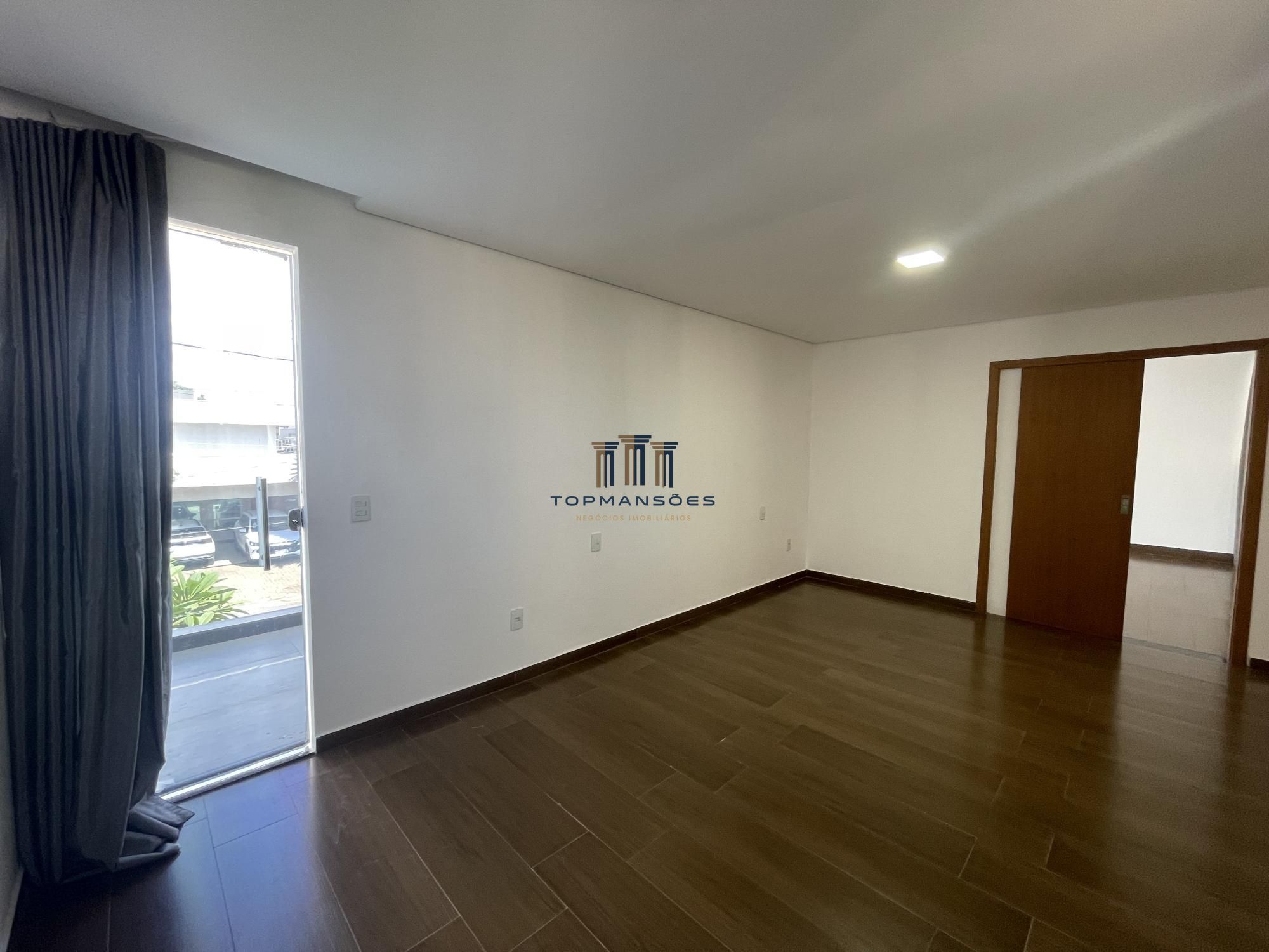 Linda casa com 3 suítes em Condomínio- Vespasiano.