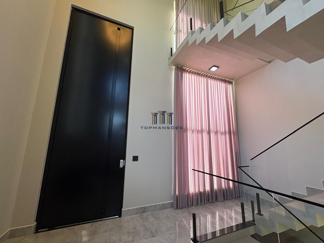 Casa de alto padrão, moderna com piscina aquecida, 4 quartos, em Alphaville/MG