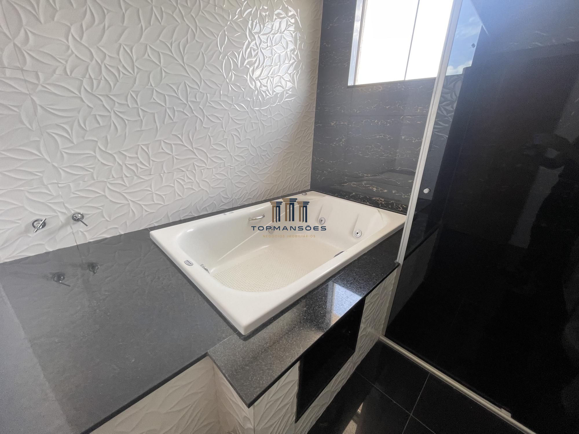 Linda casa com 3 suítes em Condomínio- Vespasiano.