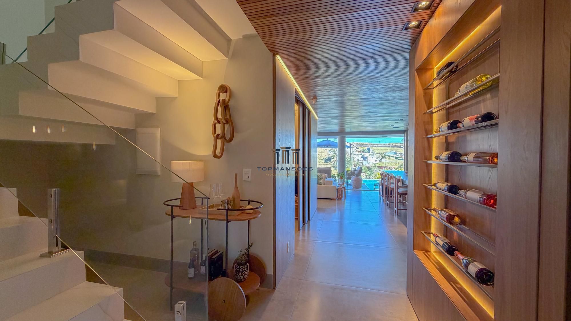 Casa Alto Padrão mobiliada com 4 Suítes, Piscina e Vista em Alphaville Vespasian