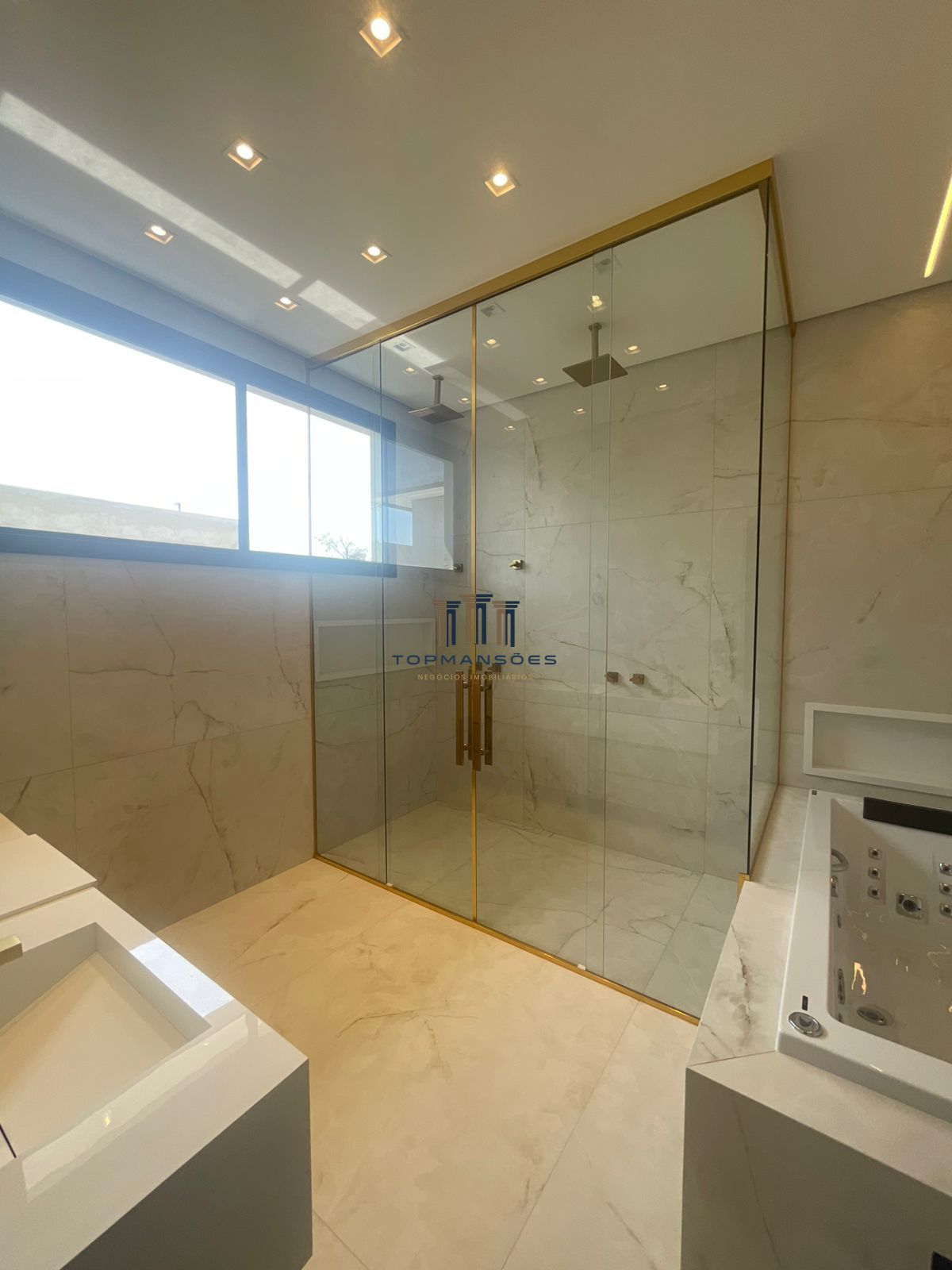 Casa de Alto Padrão 4 quartos com piscina e gourmet 583m3/ Alphaville Vespasiano