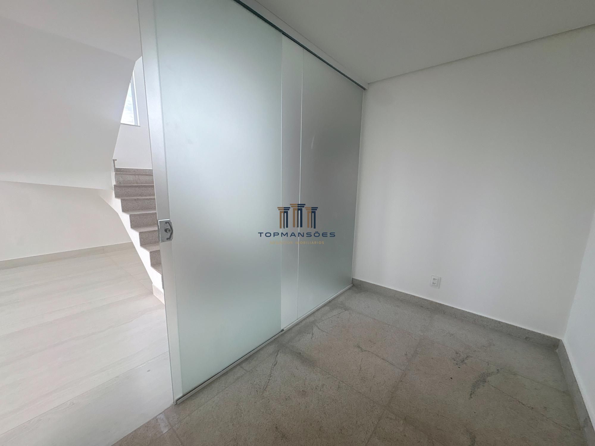 Casa com 4 suítes vista definitiva em Condominio fechado em Vespasiano