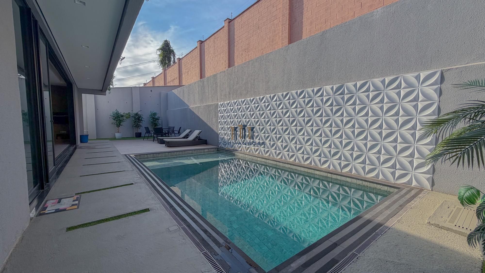Casa de Alto Padrao em Alpaville/MG com 5 suites, piscina aquecida mobiliada.