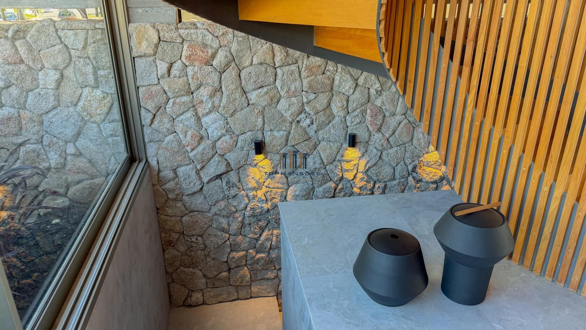 Casa alto padrão nova mobiliada,4 suites piscina,vista defin