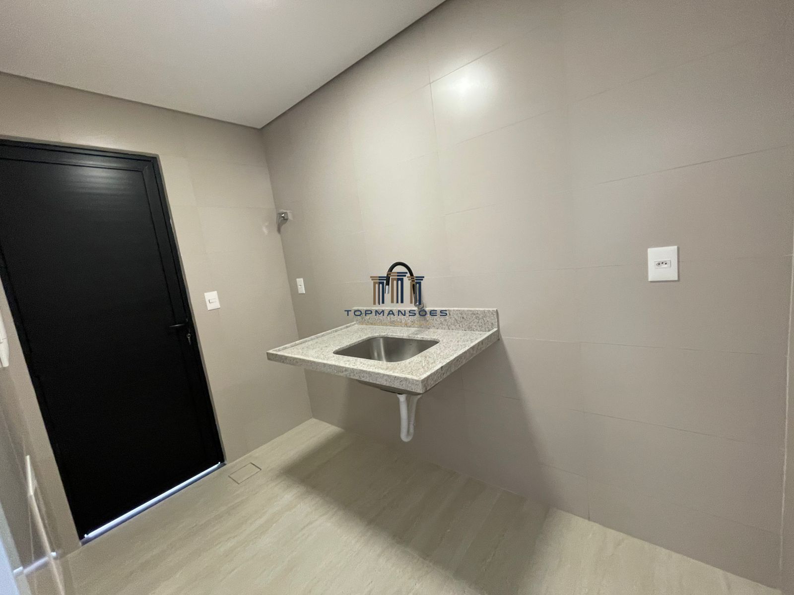 Casa Nova Alto Padrão em Condominio na Pampulha com 4 suites, Gourmet ePiscina