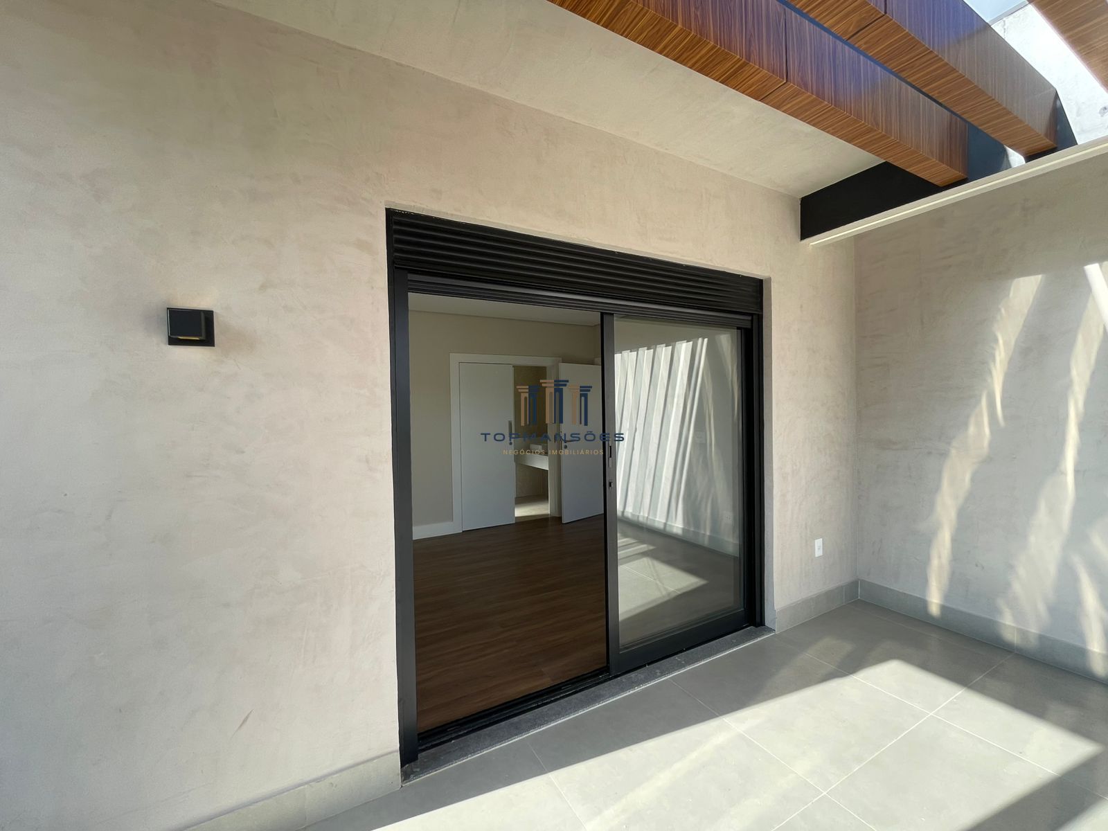 Casa Nova Alto Padrão em Condominio na Pampulha com 4 suites, Gourmet ePiscina