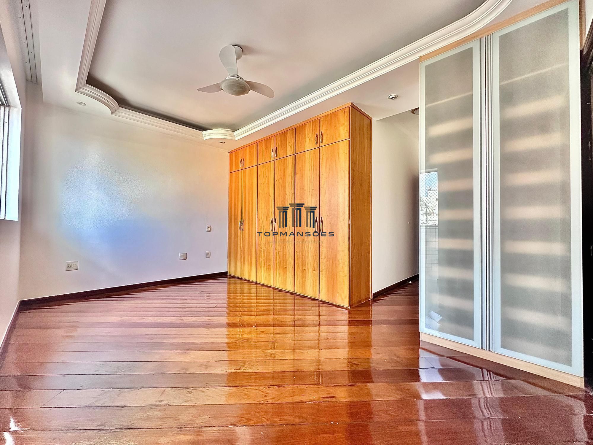 Cobertura à venda com 200m², com piscina por R$ 1.300.000,00