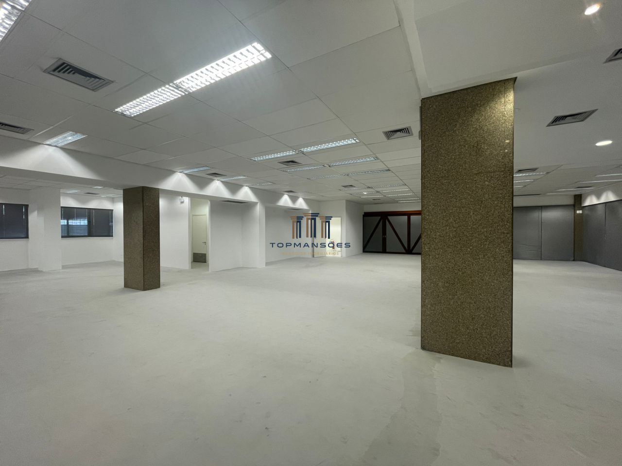 Loja/andar com 400m2 na melhor localização comercial da Pampulha!!!