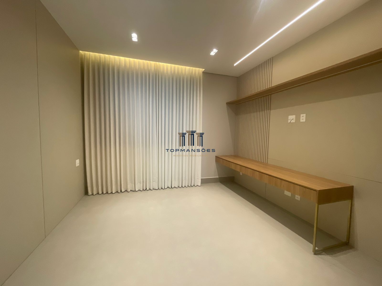 Casa de Alto Padrão 4 quartos com piscina e gourmet 583m3/ Alphaville Vespasiano