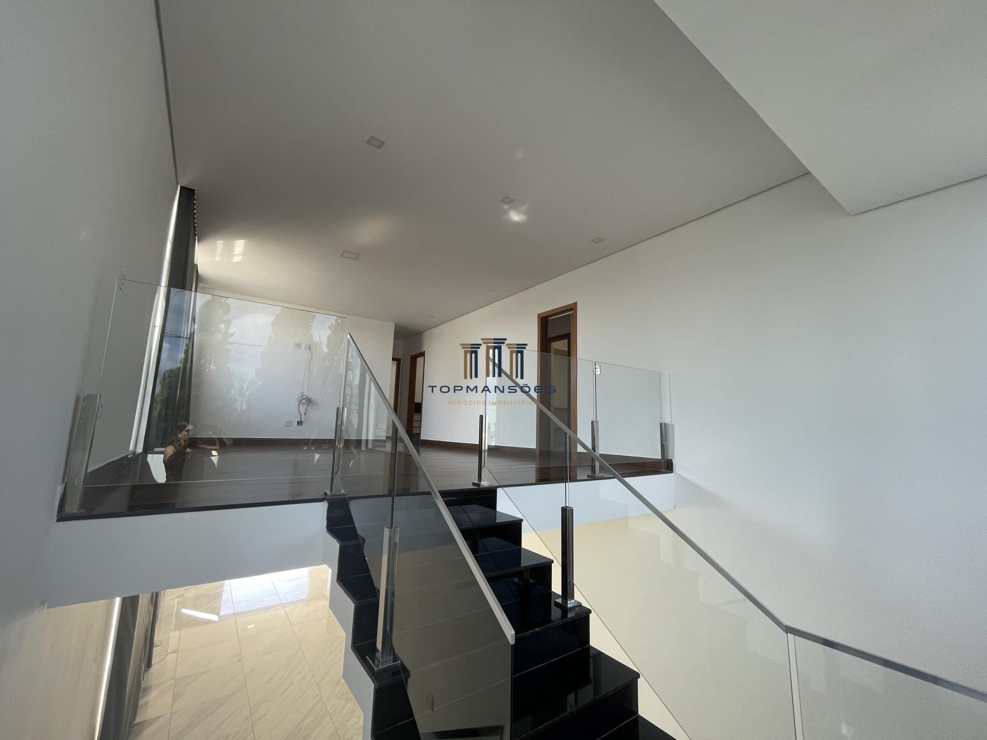 Linda casa com 3 suítes em Condomínio- Vespasiano.