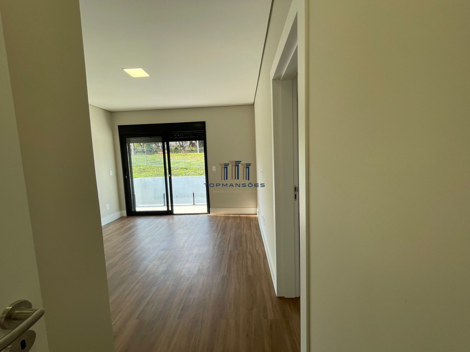 Casa Nova Alto Padrão em Condominio na Pampulha com 4 suites, Gourmet ePiscina