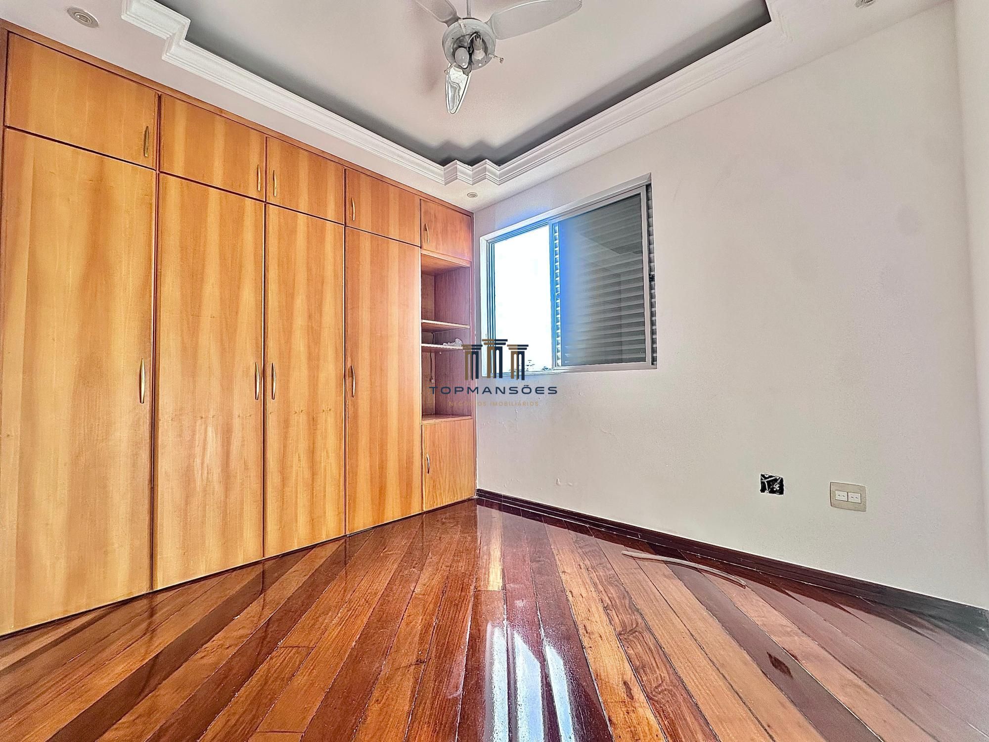 Cobertura à venda com 200m², com piscina por R$ 1.300.000,00