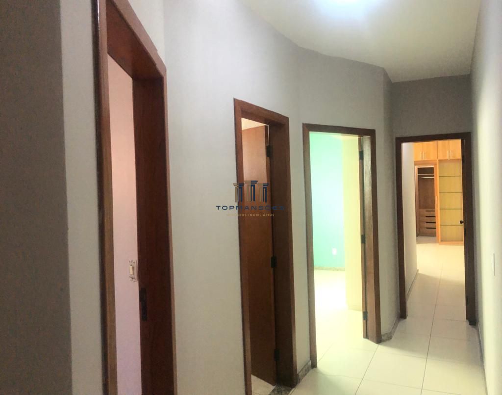 Linda Casa Geminada 3 quartos com suíte e churrasqueira no Bairro Copacabana