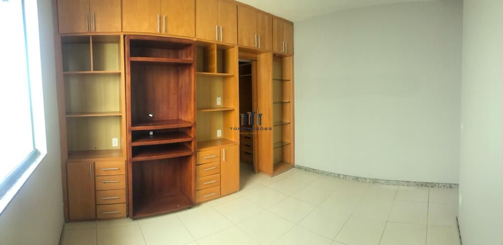 Linda Casa Geminada 3 quartos com suíte e churrasqueira no Bairro Copacabana