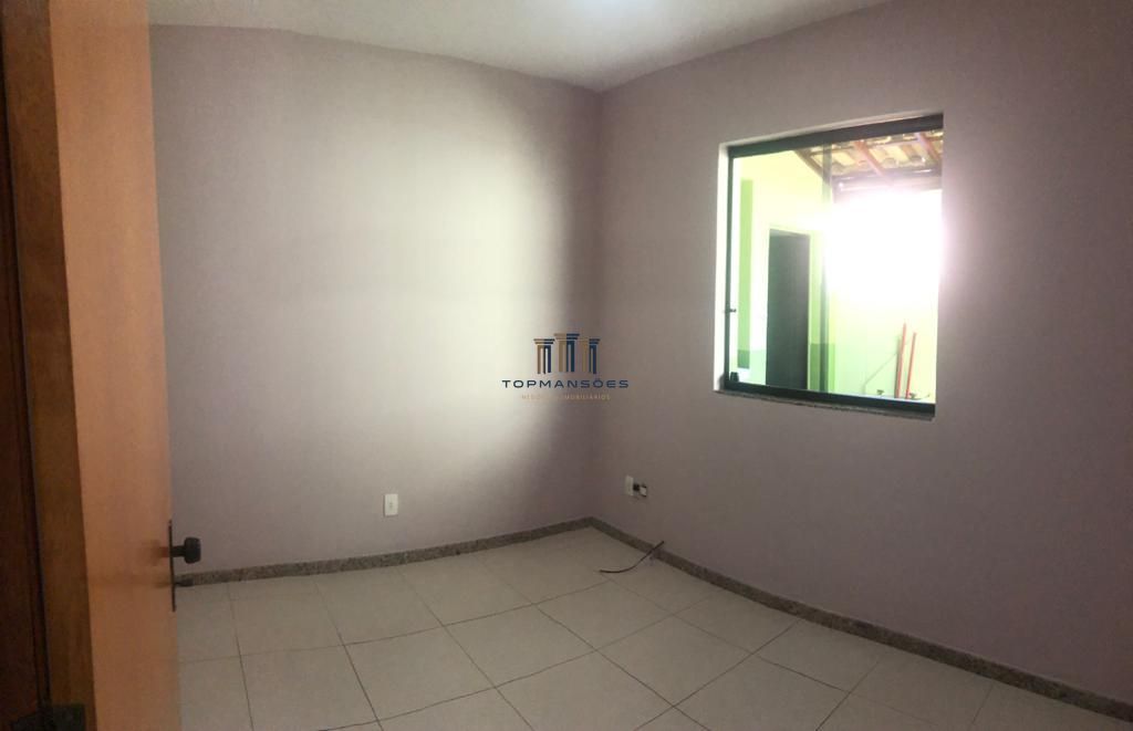 Linda Casa Geminada 3 quartos com suíte e churrasqueira no Bairro Copacabana