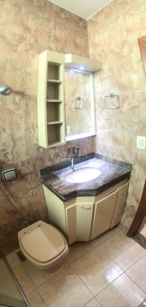 Linda Casa Geminada 3 quartos com suíte e churrasqueira no Bairro Copacabana