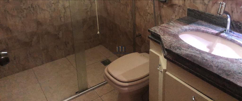 Linda Casa Geminada 3 quartos com suíte e churrasqueira no Bairro Copacabana