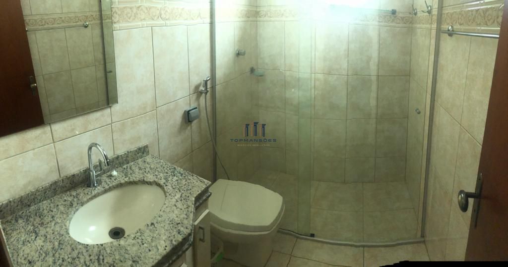 Linda Casa Geminada 3 quartos com suíte e churrasqueira no Bairro Copacabana