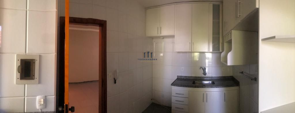 Linda Casa Geminada 3 quartos com suíte e churrasqueira no Bairro Copacabana