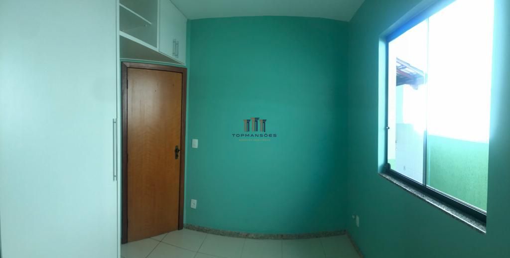 Linda Casa Geminada 3 quartos com suíte e churrasqueira no Bairro Copacabana