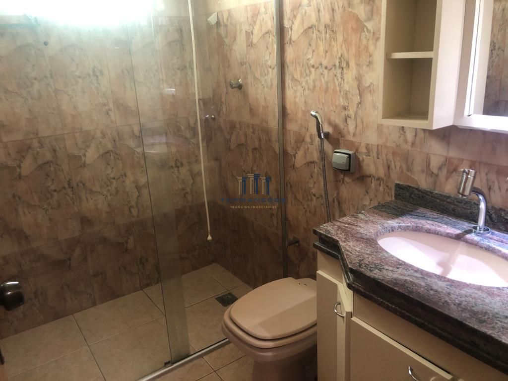 Linda Casa Geminada 3 quartos com suíte e churrasqueira no Bairro Copacabana