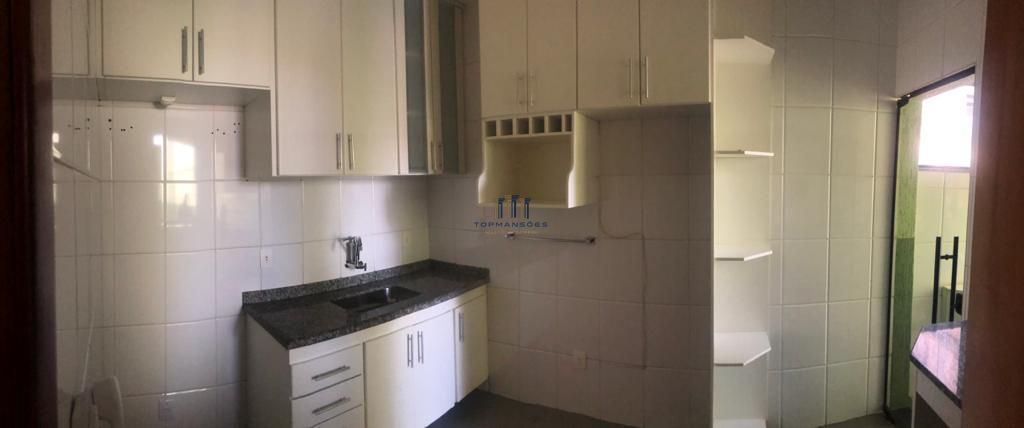 Linda Casa Geminada 3 quartos com suíte e churrasqueira no Bairro Copacabana