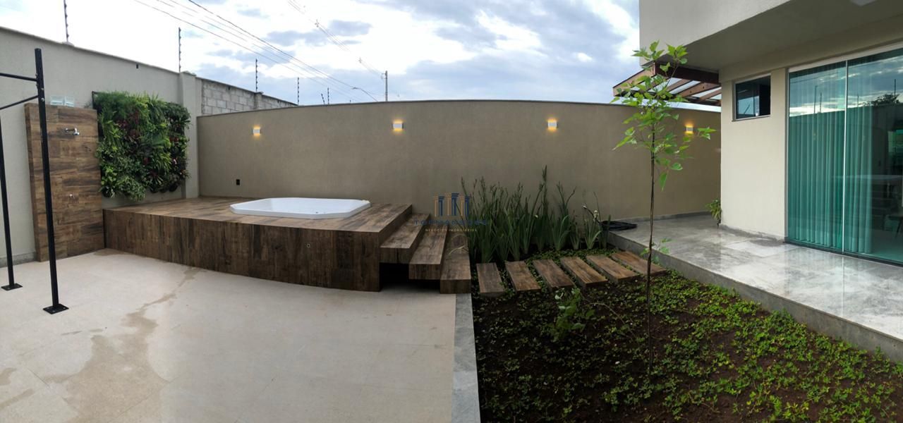 Excelente Casa de condomínio, com 4 suítes fino acabamento Vespasiano
