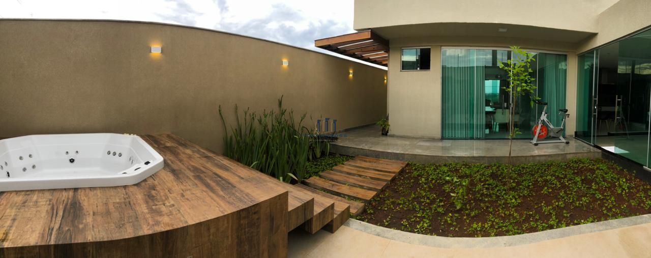 Excelente Casa de condomínio, com 4 suítes fino acabamento Vespasiano
