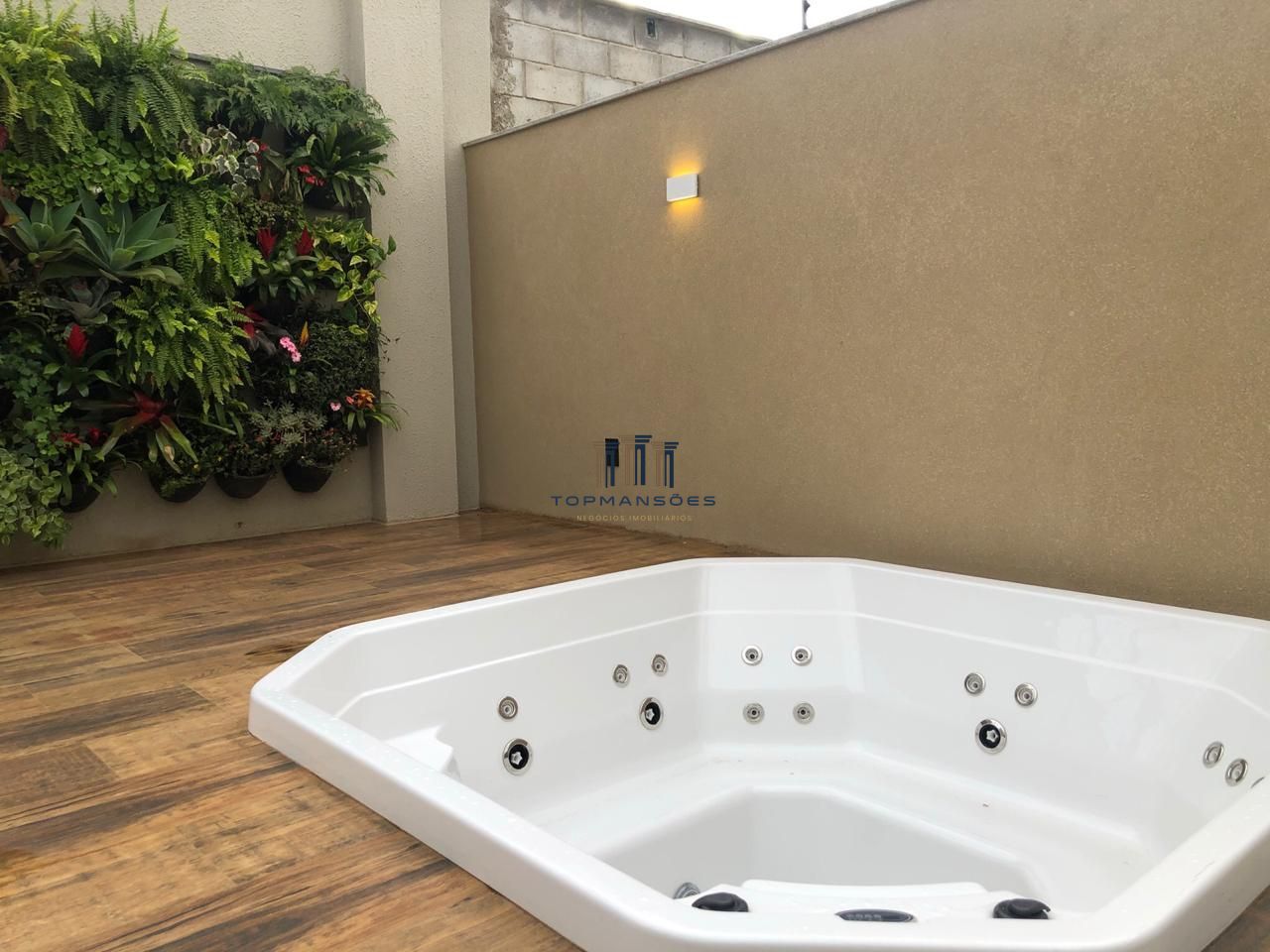 Excelente Casa de condomínio, com 4 suítes fino acabamento Vespasiano