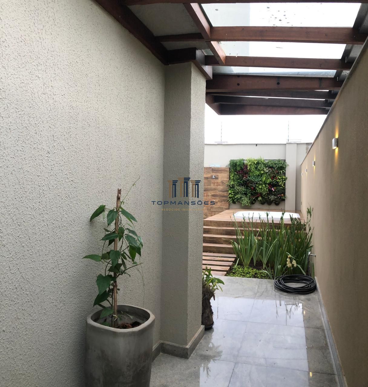 Excelente Casa de condomínio, com 4 suítes fino acabamento Vespasiano