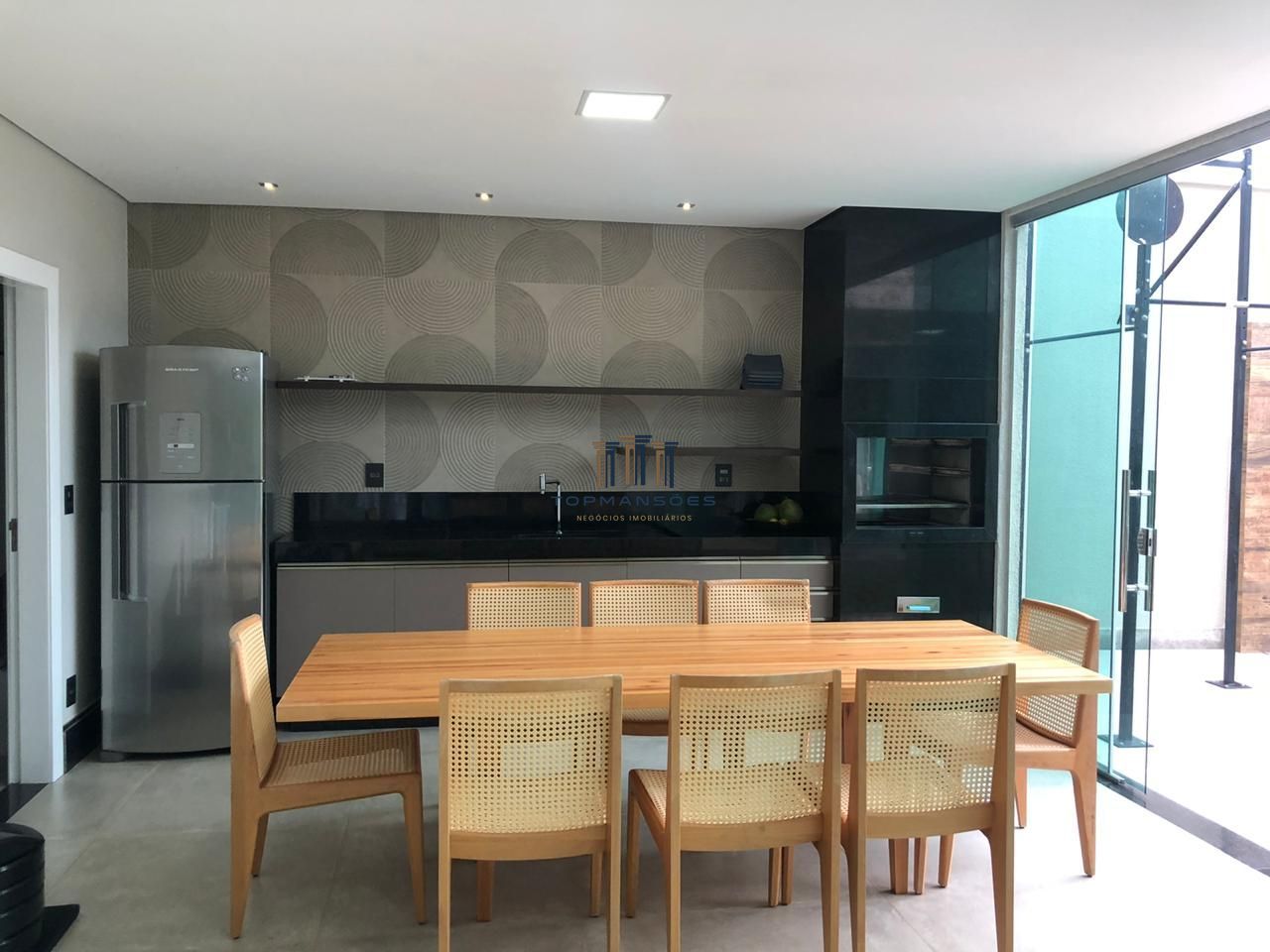 Excelente Casa de condomínio, com 4 suítes fino acabamento Vespasiano