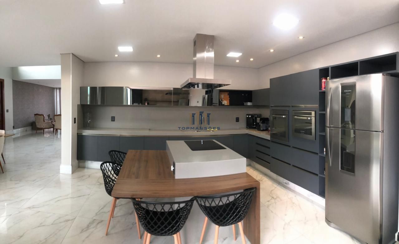 Excelente Casa de condomínio, com 4 suítes fino acabamento Vespasiano