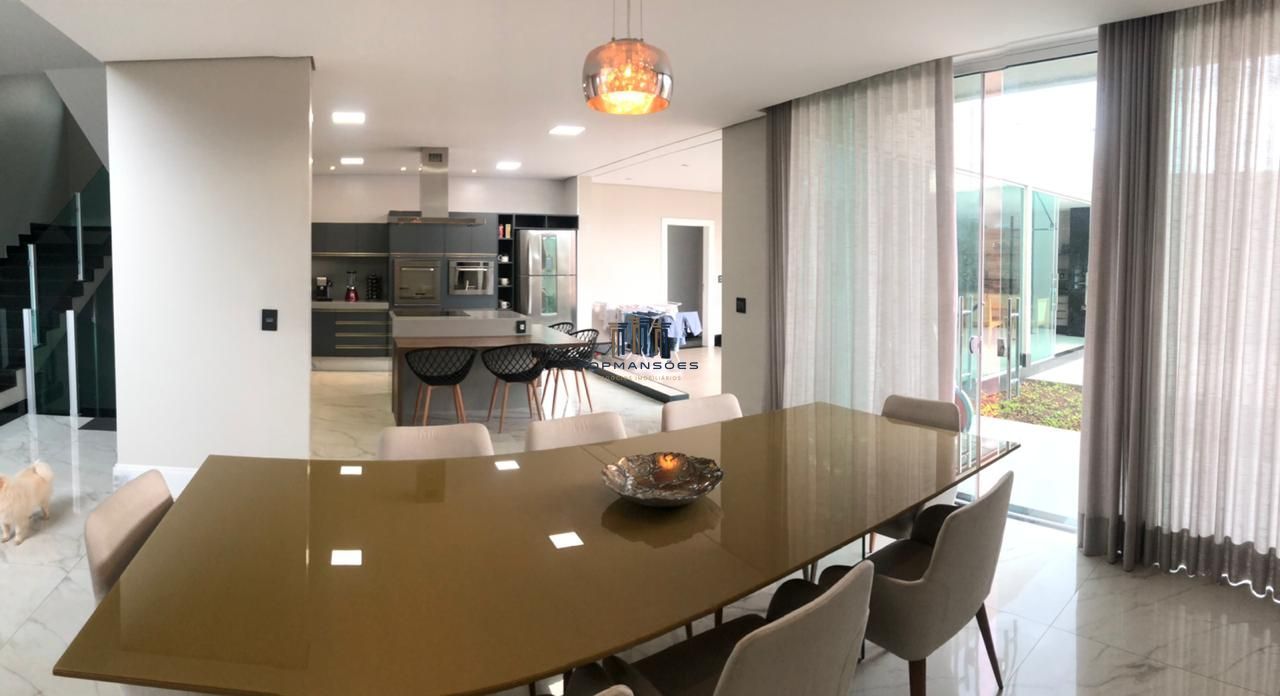 Excelente Casa de condomínio, com 4 suítes fino acabamento Vespasiano
